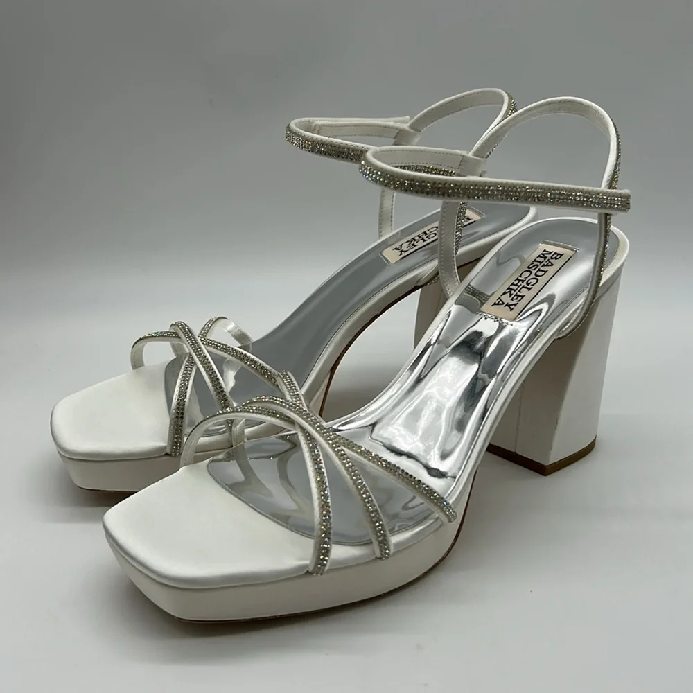 Badgley Mischka White SatinPlatform Heels 9.5 Bridal Wedding Dressy Sandals NIB